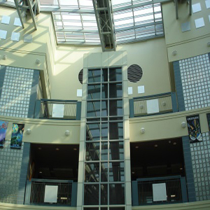 米德尔大学学院